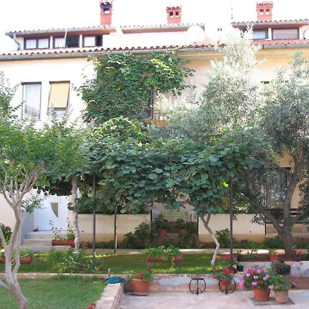 Apartment 2 *