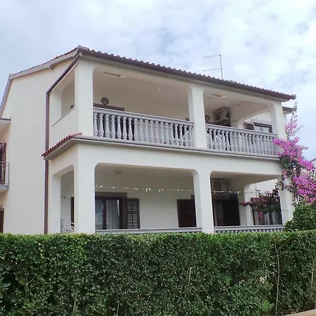 2 Apartment *